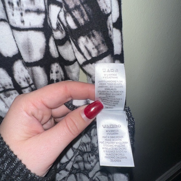 Mercer & Madison Tie Dye Print Long Tunic Long Sleeve Black White Size Small - Picture 6 of 8